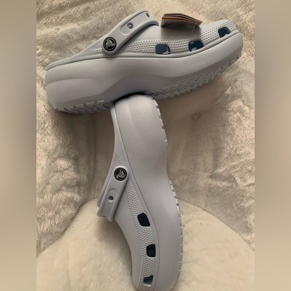 Crocs Clogs - Picture 3 of 5